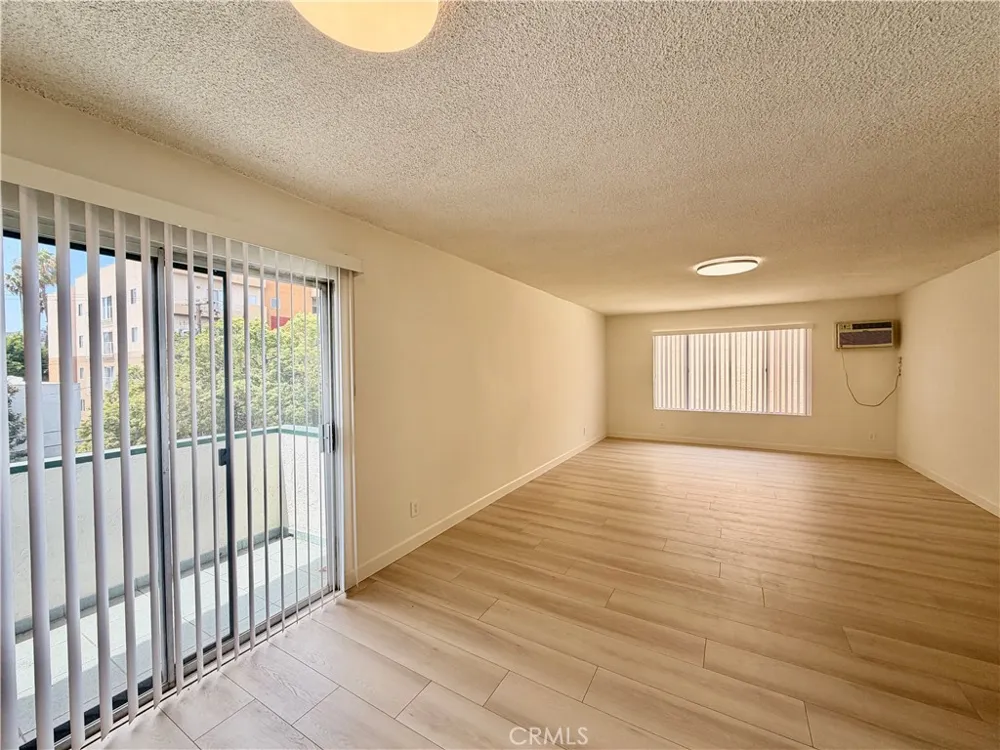 1344 Martel Avenue #302 Los Angeles, CA 90046