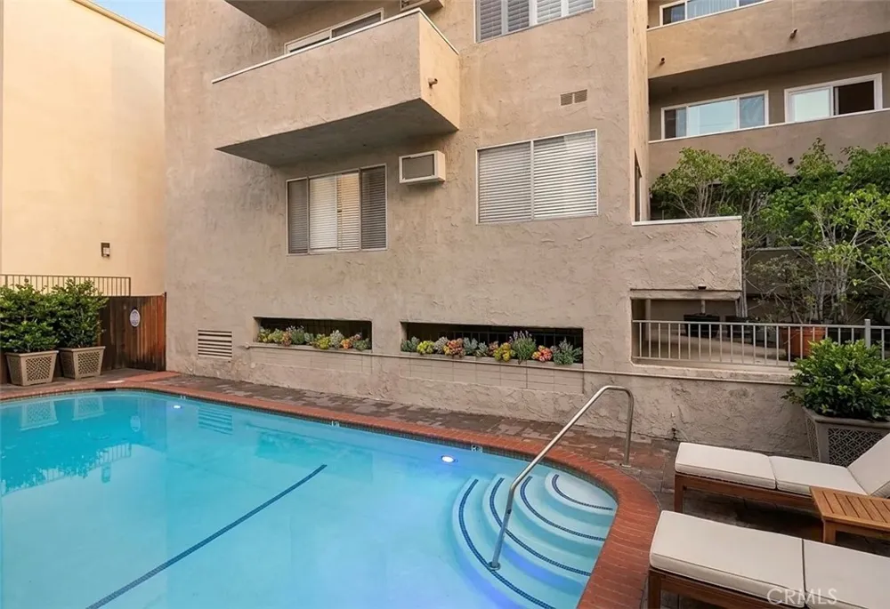 1344 Martel Avenue #302 Los Angeles, CA 90046
