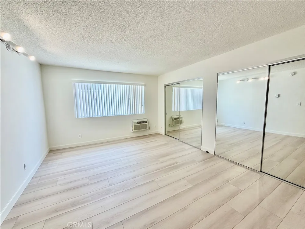 1344 Martel Avenue #302 Los Angeles, CA 90046