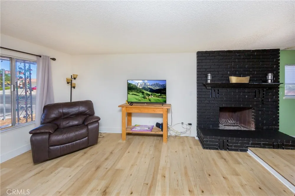 43354 Fanchon Avenue Lancaster, CA 93536