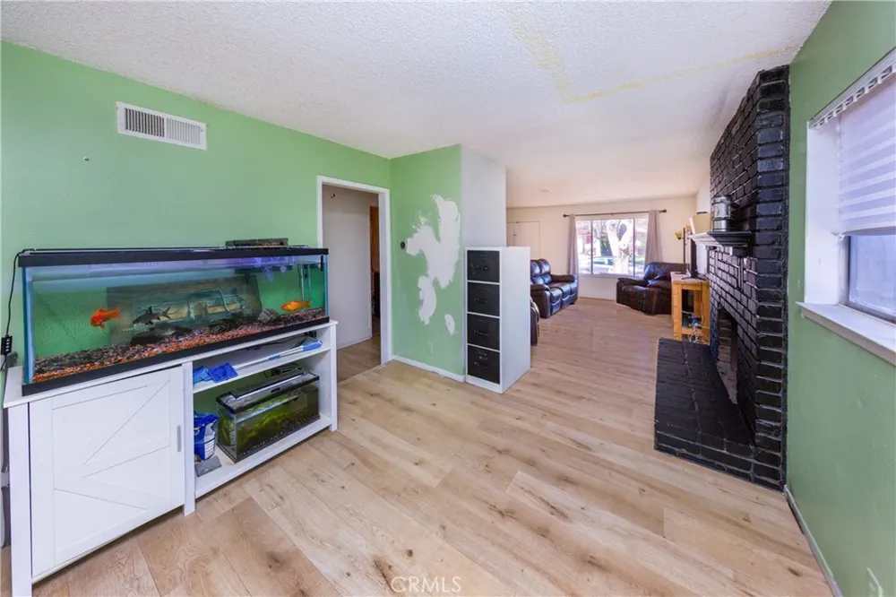 43354 Fanchon Avenue Lancaster, CA 93536