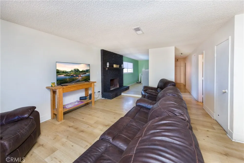43354 Fanchon Avenue Lancaster, CA 93536