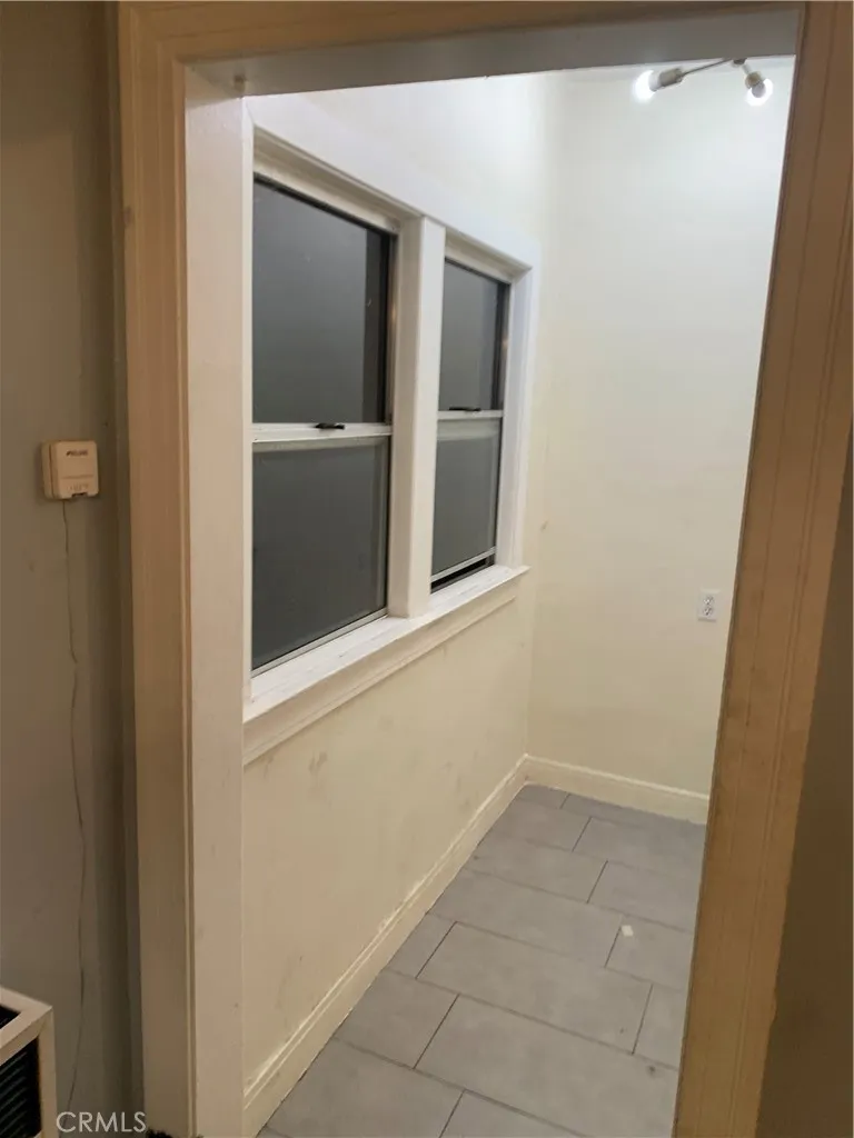 1145 S New Hampshire #5 Los Angeles, CA 90006