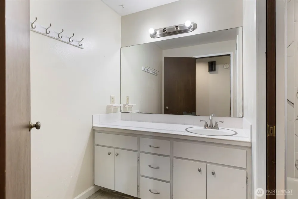 2860 NW North Star Drive Silverdale, WA 98383