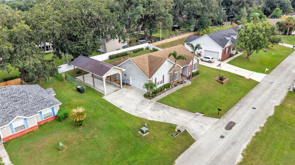 1065 HIDDEN DRIVE Lakeland, FL 33809