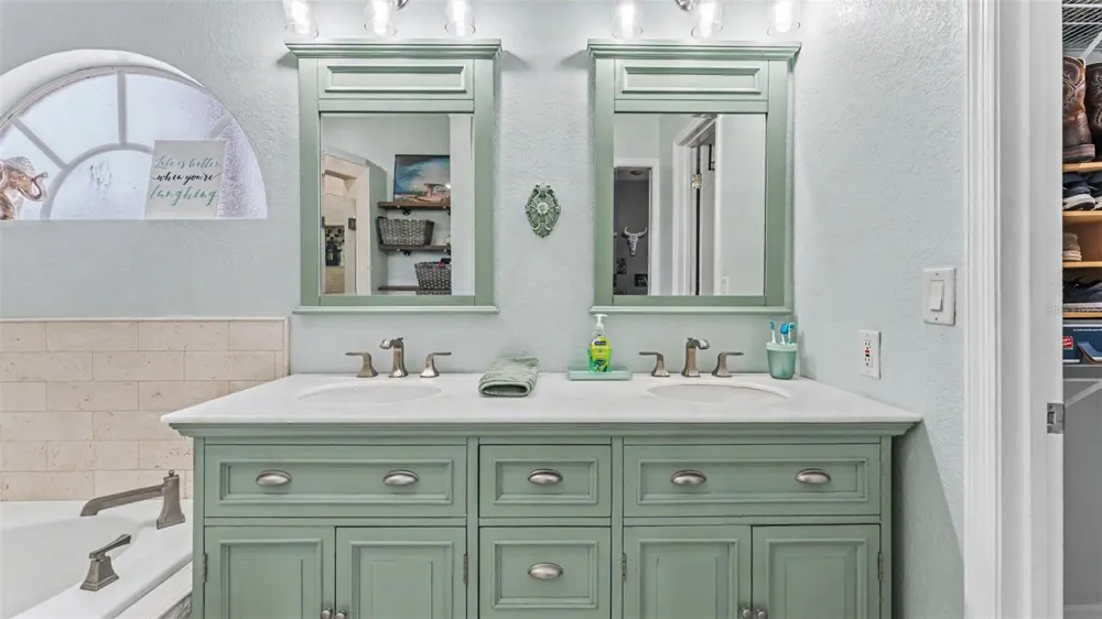 1065 HIDDEN DRIVE Lakeland, FL 33809