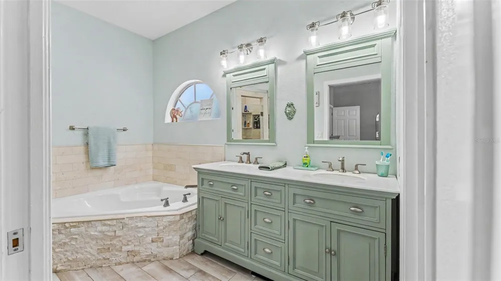 1065 HIDDEN DRIVE Lakeland, FL 33809