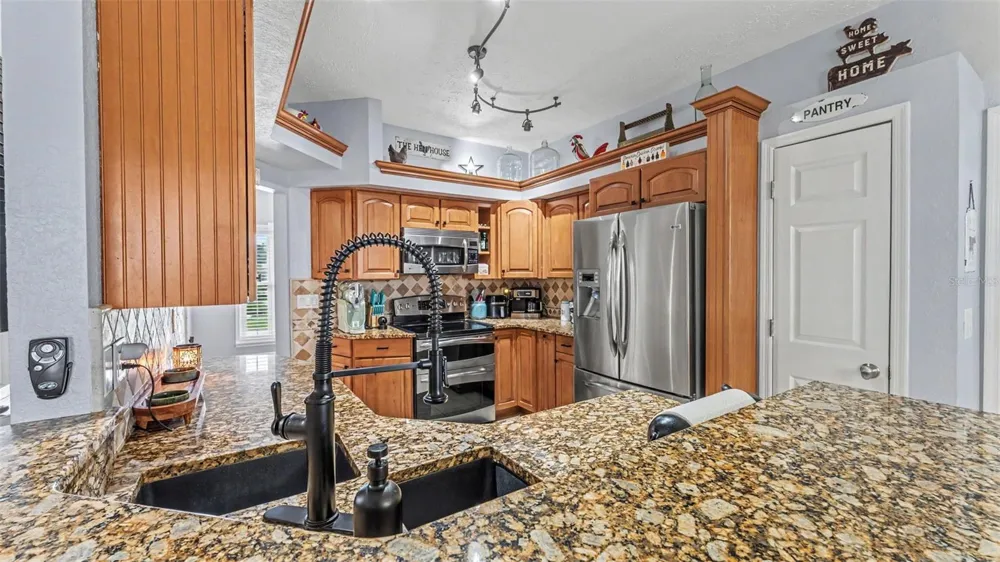 1065 HIDDEN DRIVE Lakeland, FL 33809