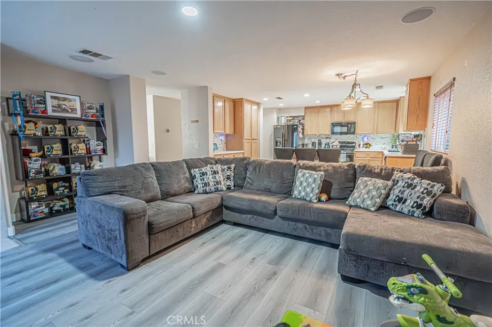 45313 Robinson Drive Lancaster, CA 93535
