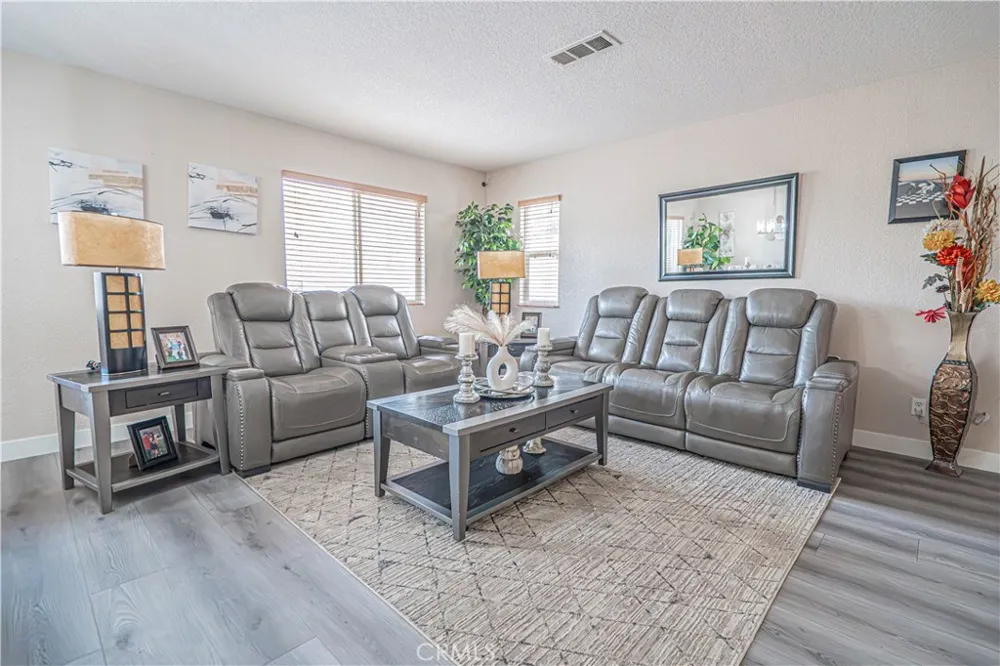 45313 Robinson Drive Lancaster, CA 93535