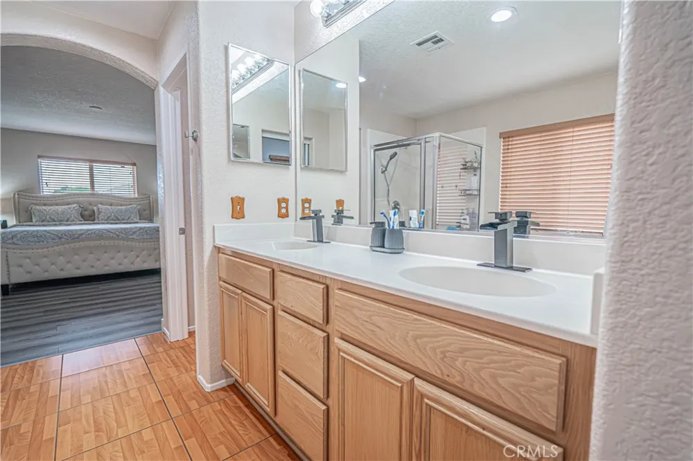 45313 Robinson Drive Lancaster, CA 93535
