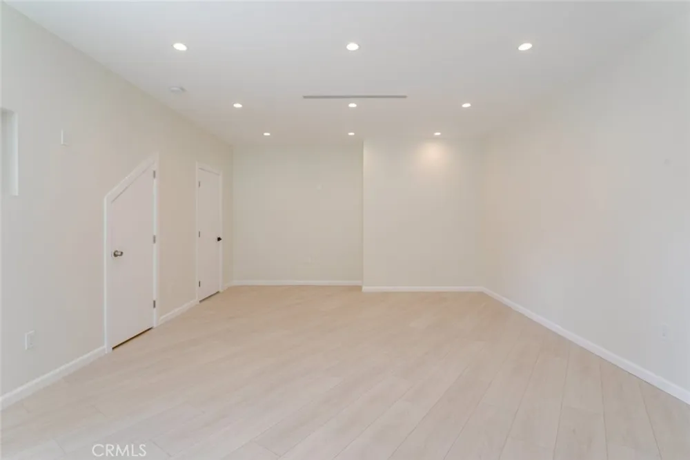 10787 Las Lunitas Avenue Tujunga, CA 91042