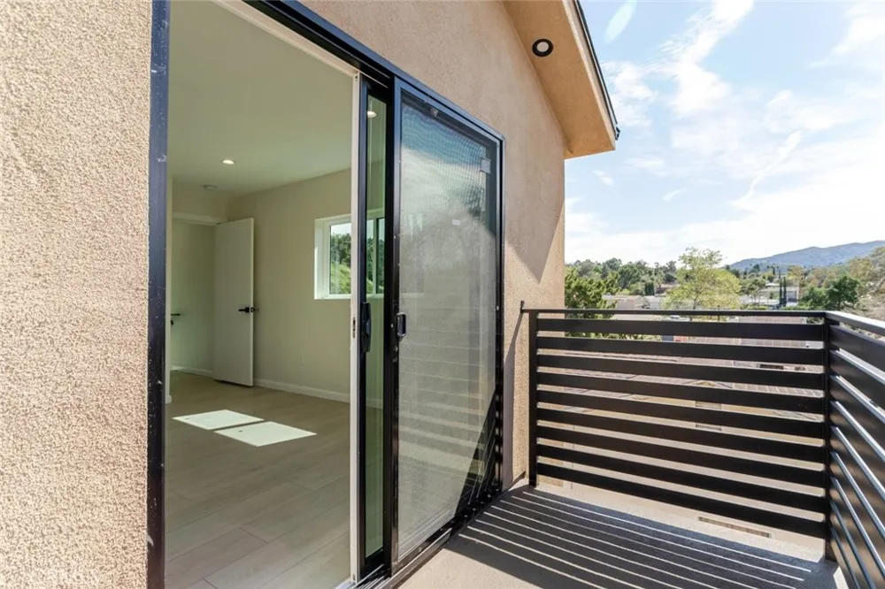 10787 Las Lunitas Avenue Tujunga, CA 91042