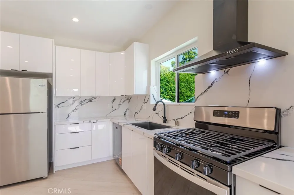 10787 Las Lunitas Avenue Tujunga, CA 91042