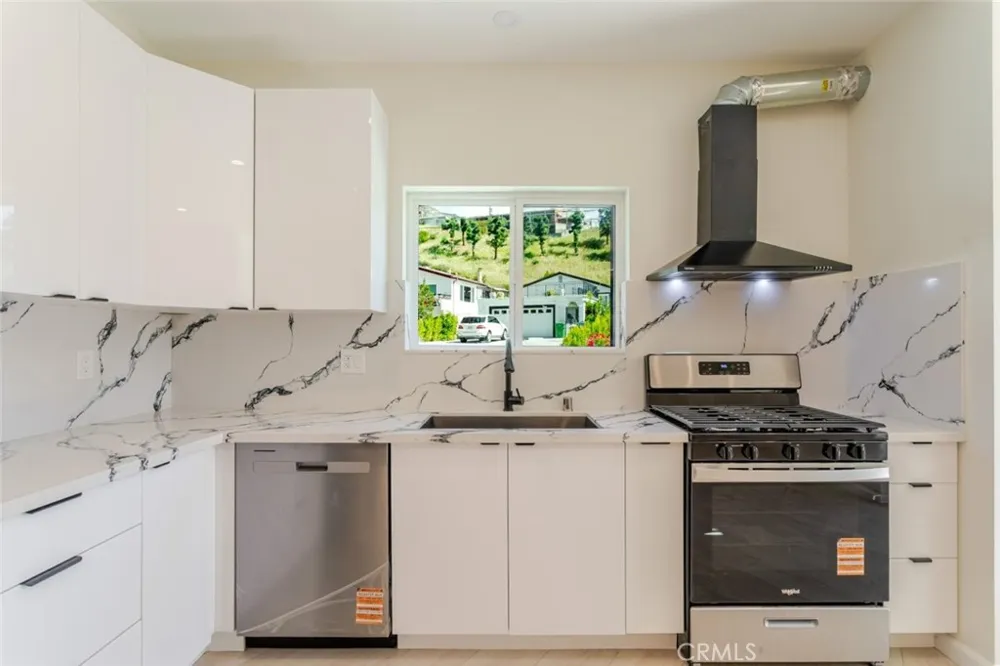 10787 Las Lunitas Avenue Tujunga, CA 91042