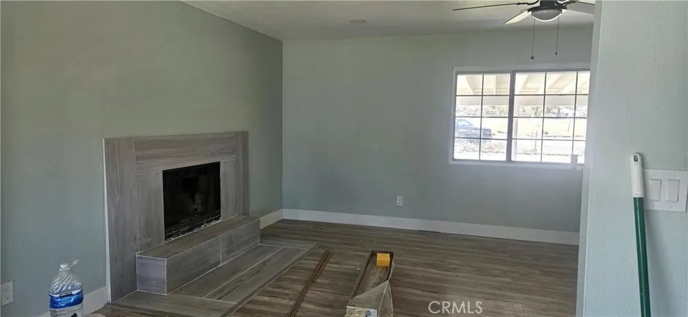 5661 E Avenue T Palmdale, CA 93552