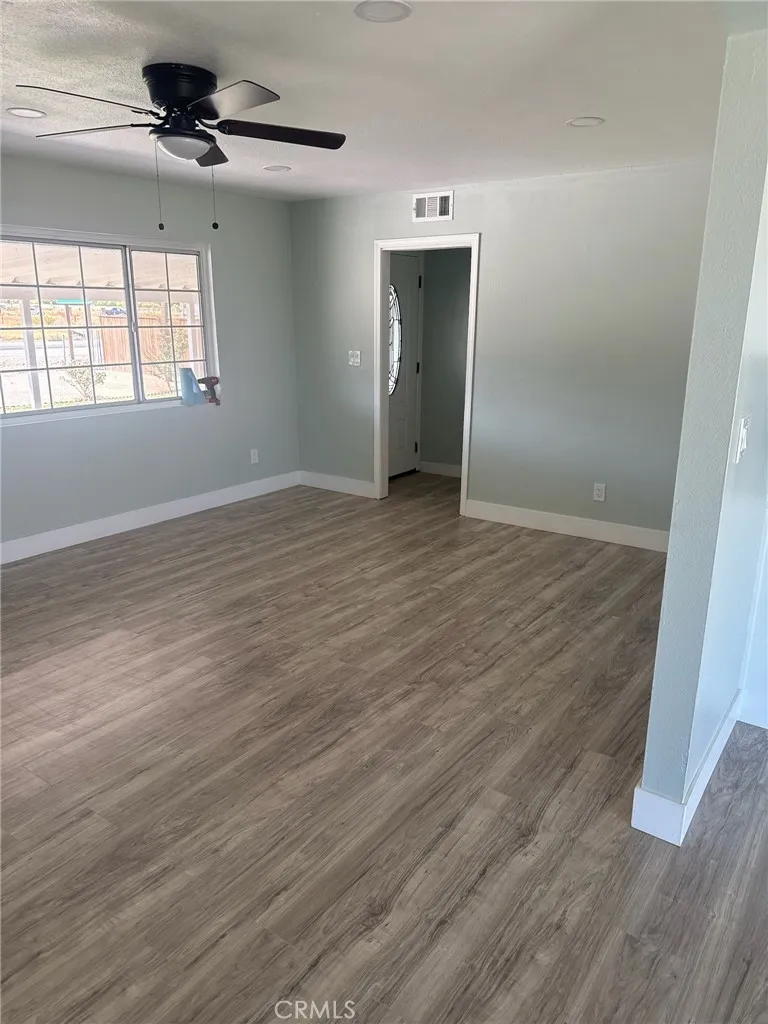 5661 E Avenue T Palmdale, CA 93552