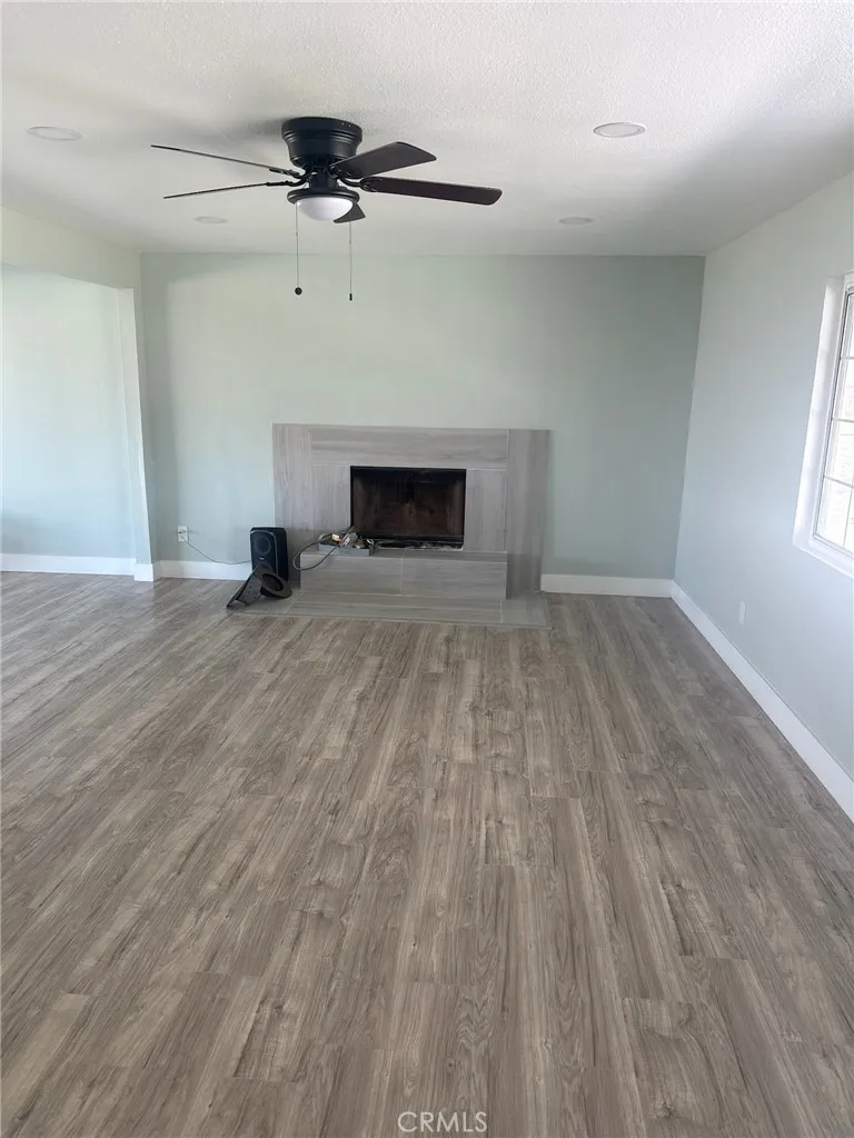 5661 E Avenue T Palmdale, CA 93552