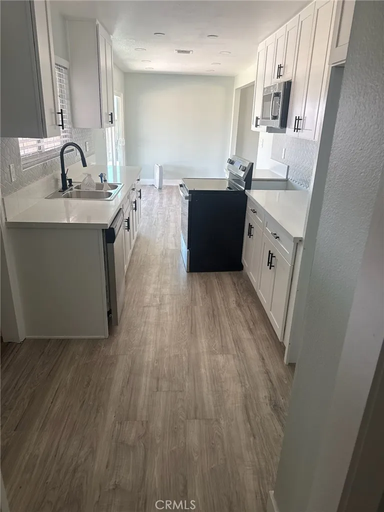 5661 E Avenue T Palmdale, CA 93552