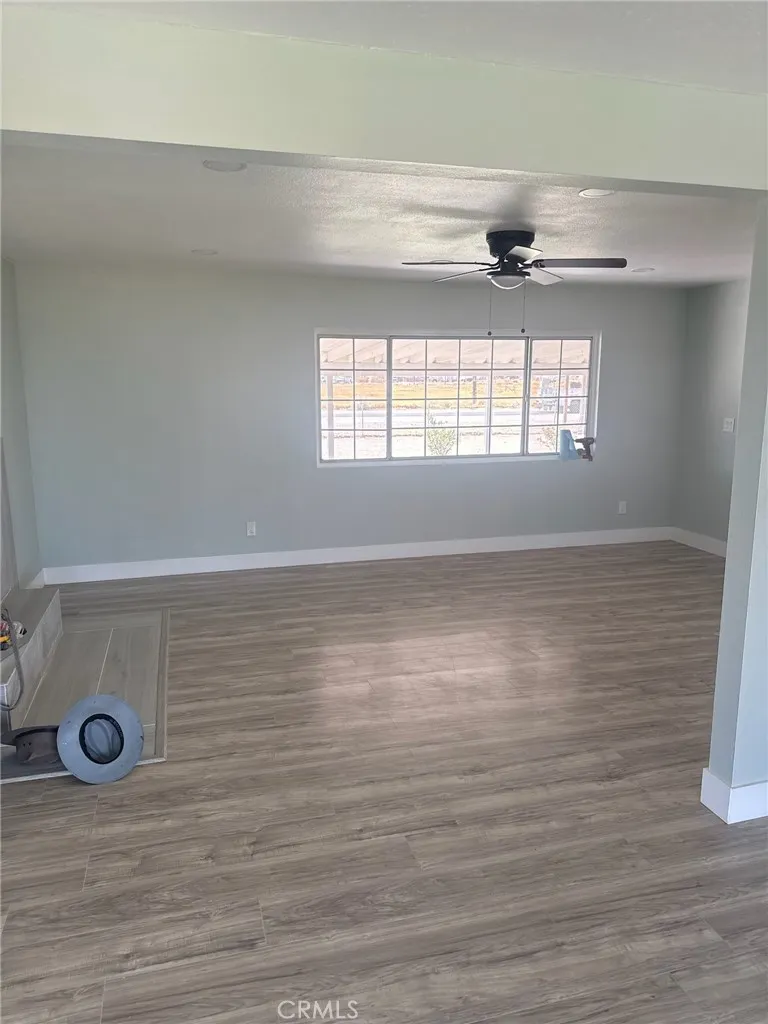 5661 E Avenue T Palmdale, CA 93552