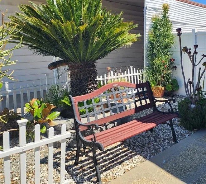 8811 Canoga Avenue #109 Canoga Park, CA 91304