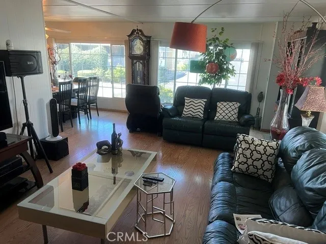 8811 Canoga Avenue #109 Canoga Park, CA 91304