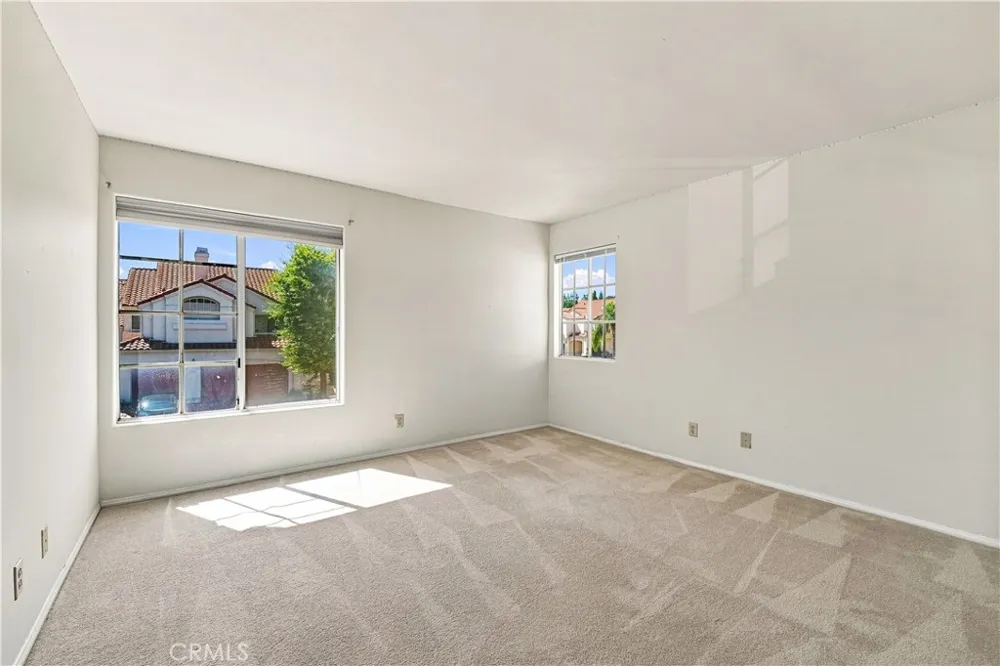 7436 Bobbyboyar Avenue West Hills, CA 91307