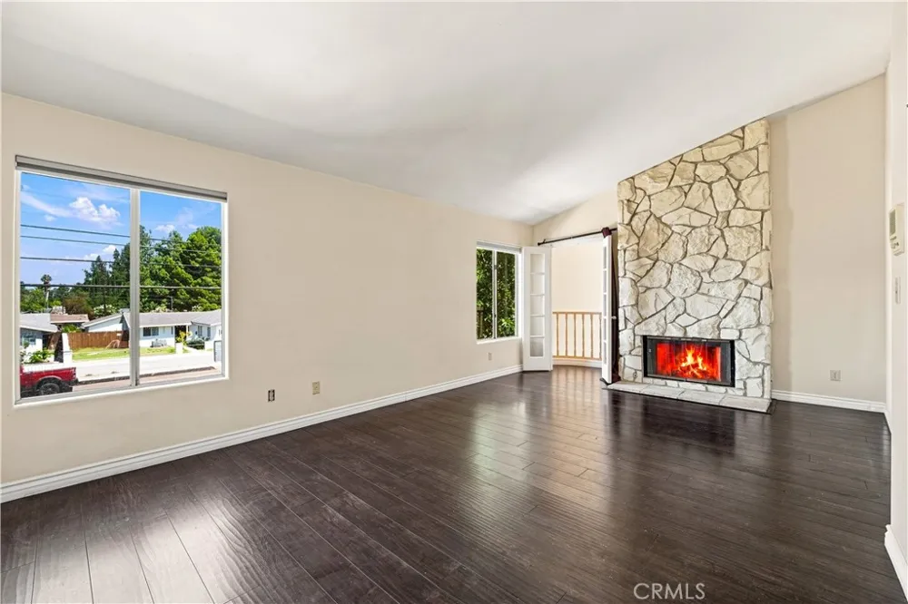 7436 Bobbyboyar Avenue West Hills, CA 91307