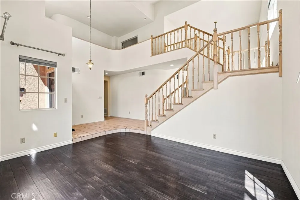 7436 Bobbyboyar Avenue West Hills, CA 91307