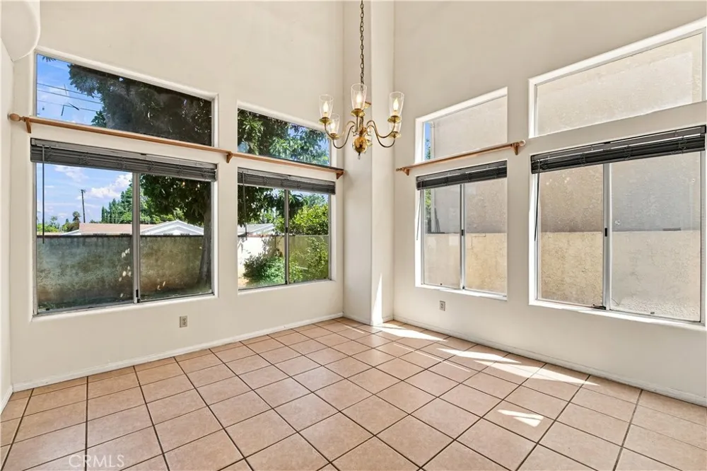 7436 Bobbyboyar Avenue West Hills, CA 91307