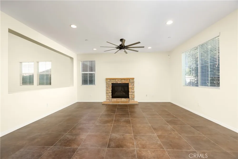 22545 Breakwater Way Saugus, CA 91350