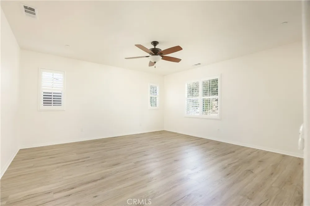 22545 Breakwater Way Saugus, CA 91350