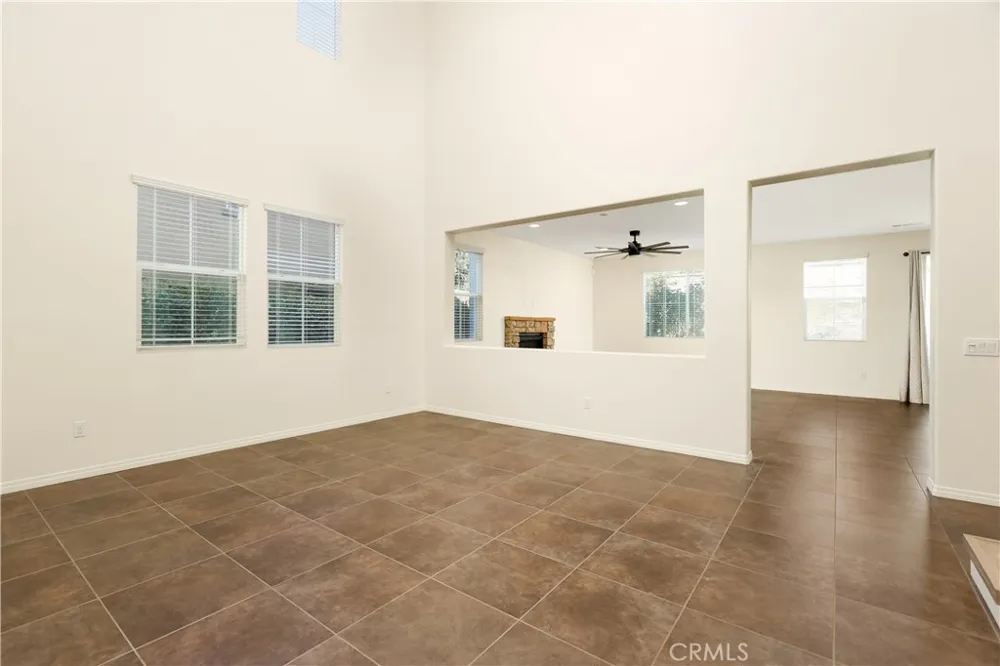 22545 Breakwater Way Saugus, CA 91350