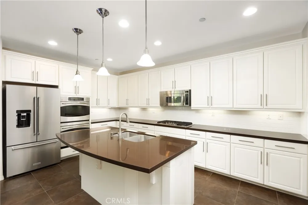22545 Breakwater Way Saugus, CA 91350