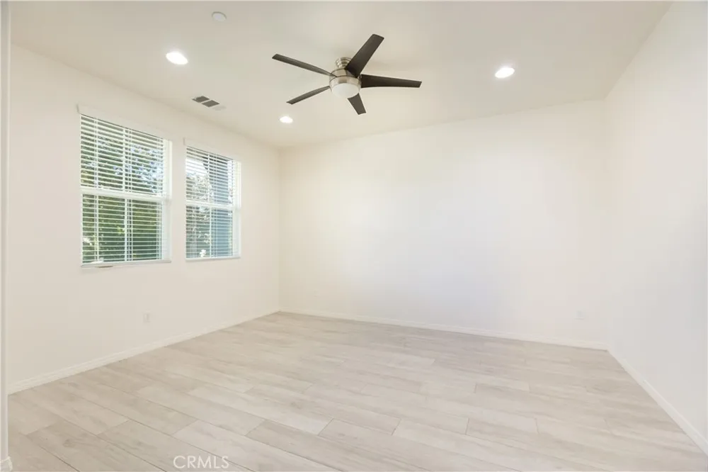 22545 Breakwater Way Saugus, CA 91350