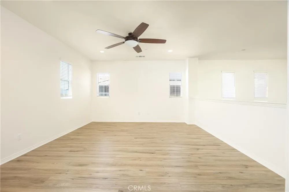 22545 Breakwater Way Saugus, CA 91350