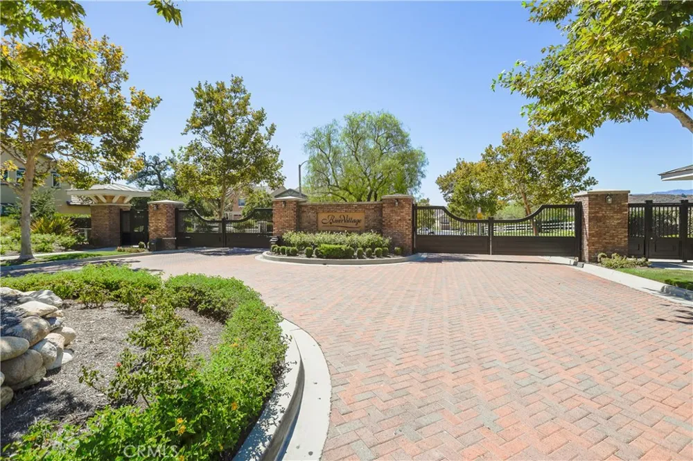 22545 Breakwater Way Saugus, CA 91350