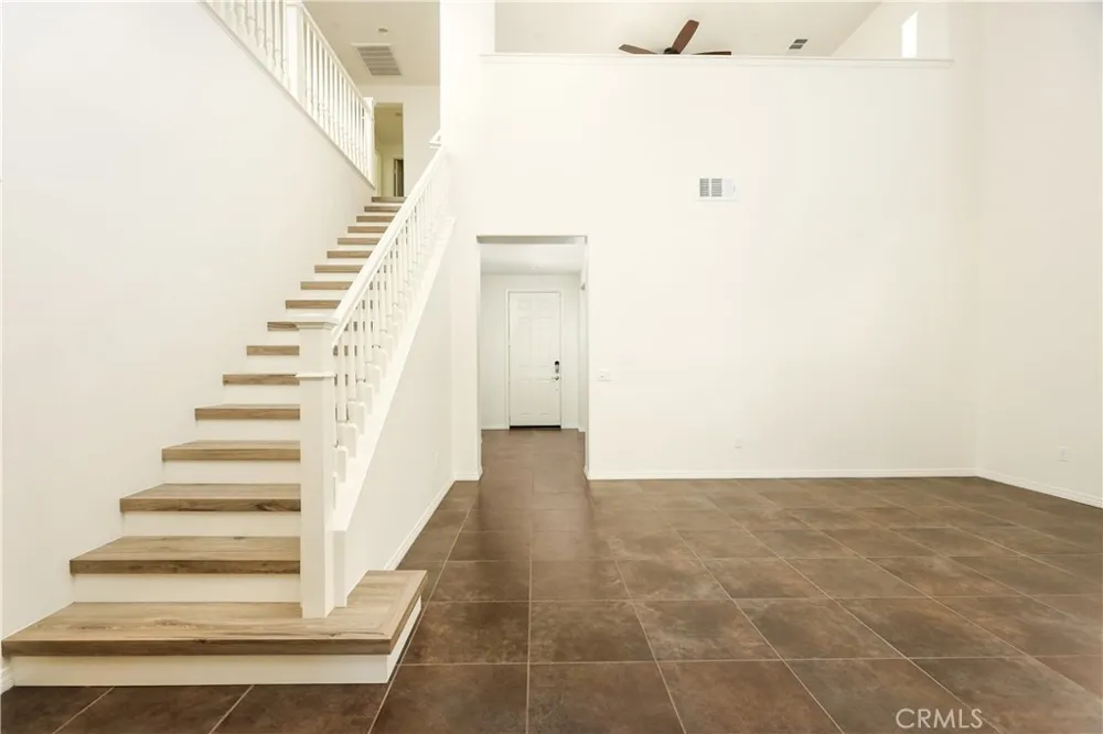 22545 Breakwater Way Saugus, CA 91350