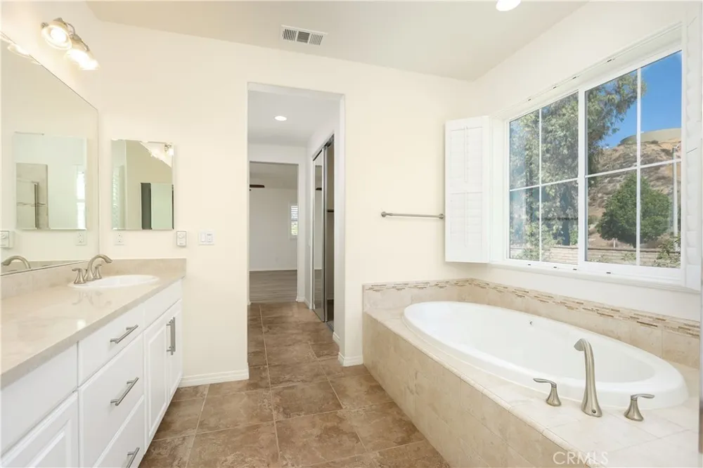 22545 Breakwater Way Saugus, CA 91350