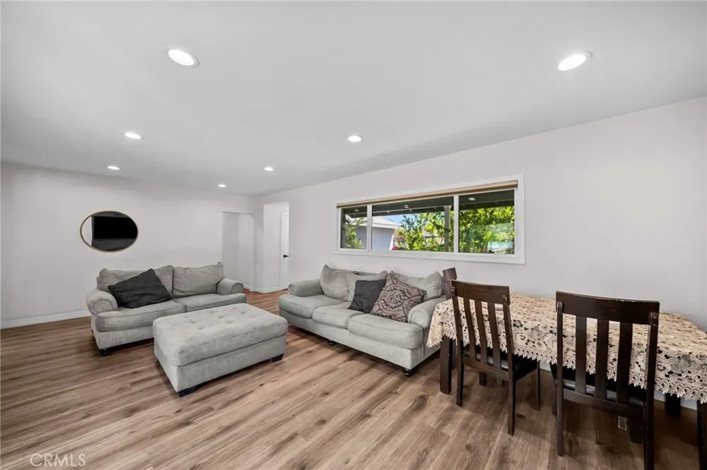 8043 Sunnybrae Winnetka, CA 91306