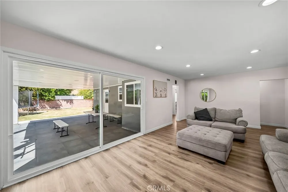 8043 Sunnybrae Winnetka, CA 91306