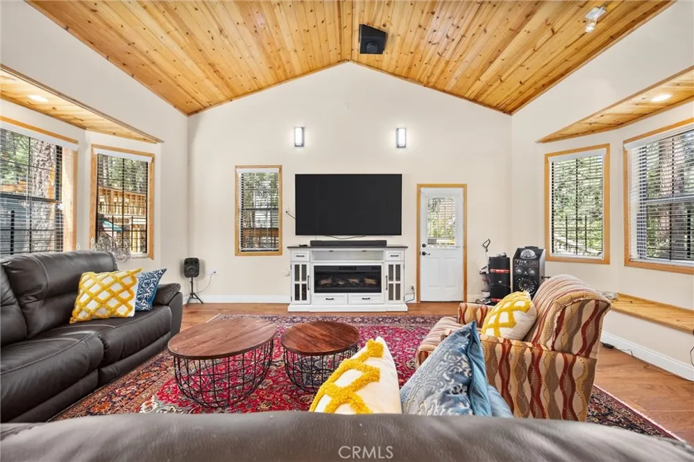 2117 Cypress Way Pine Mountain Club, CA 93222