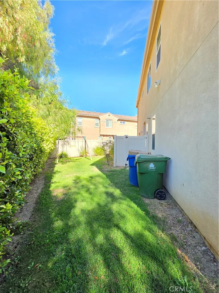 14910 W Castille Sylmar, CA 91342