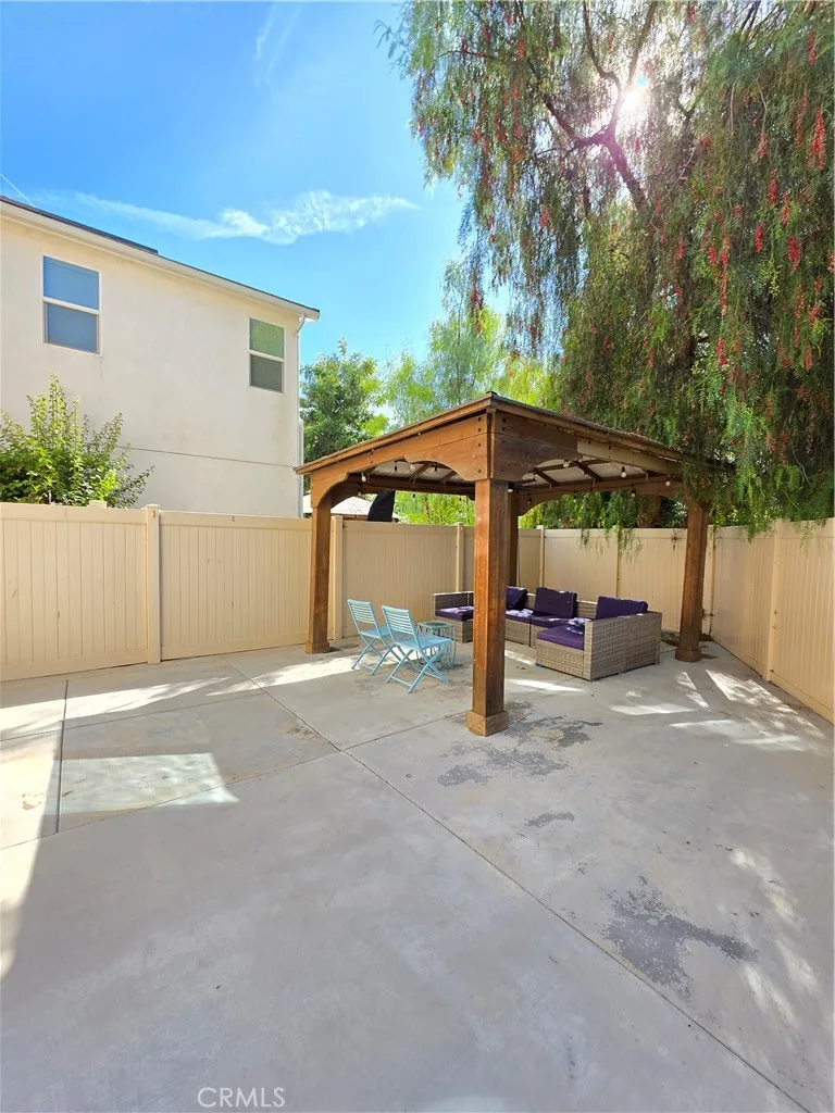 14910 W Castille Sylmar, CA 91342