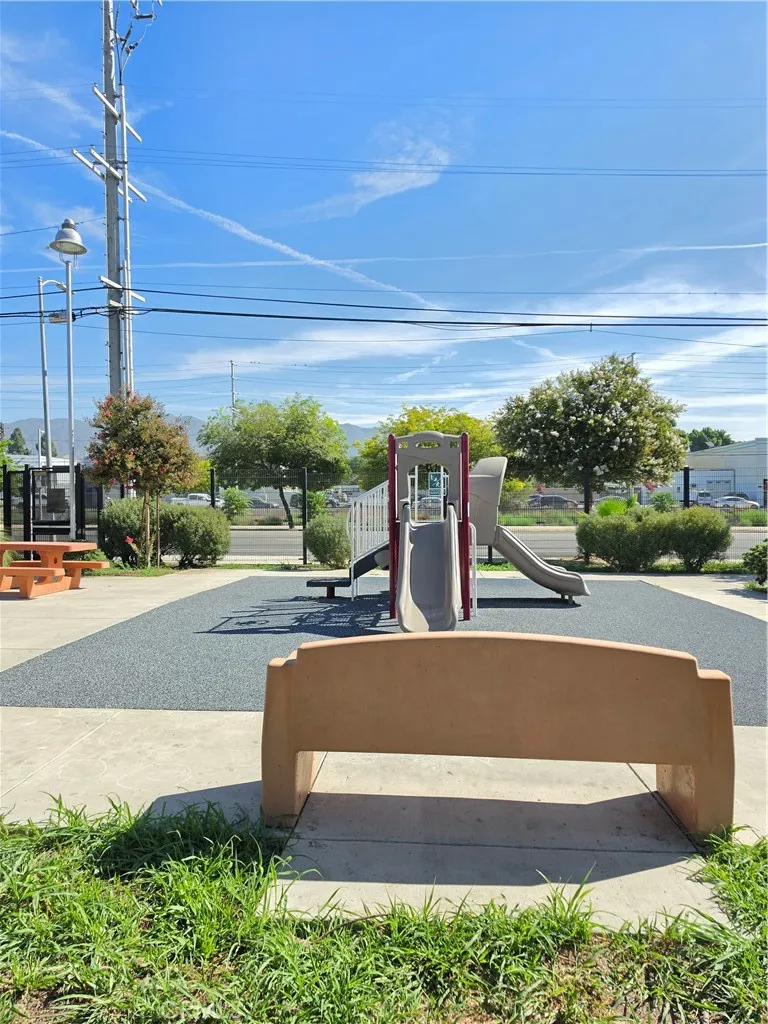 14910 W Castille Sylmar, CA 91342