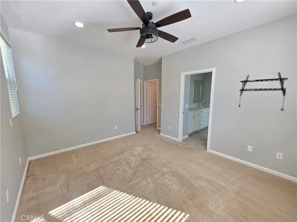 14910 W Castille Sylmar, CA 91342