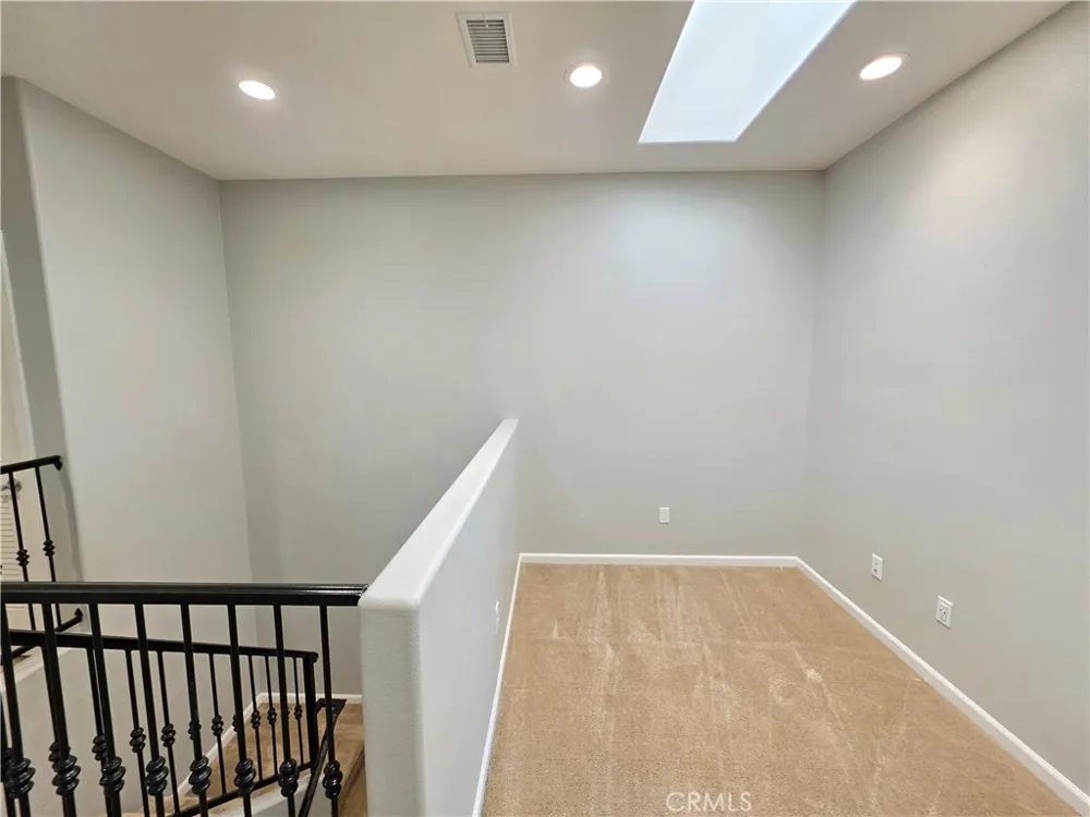 14910 W Castille Sylmar, CA 91342
