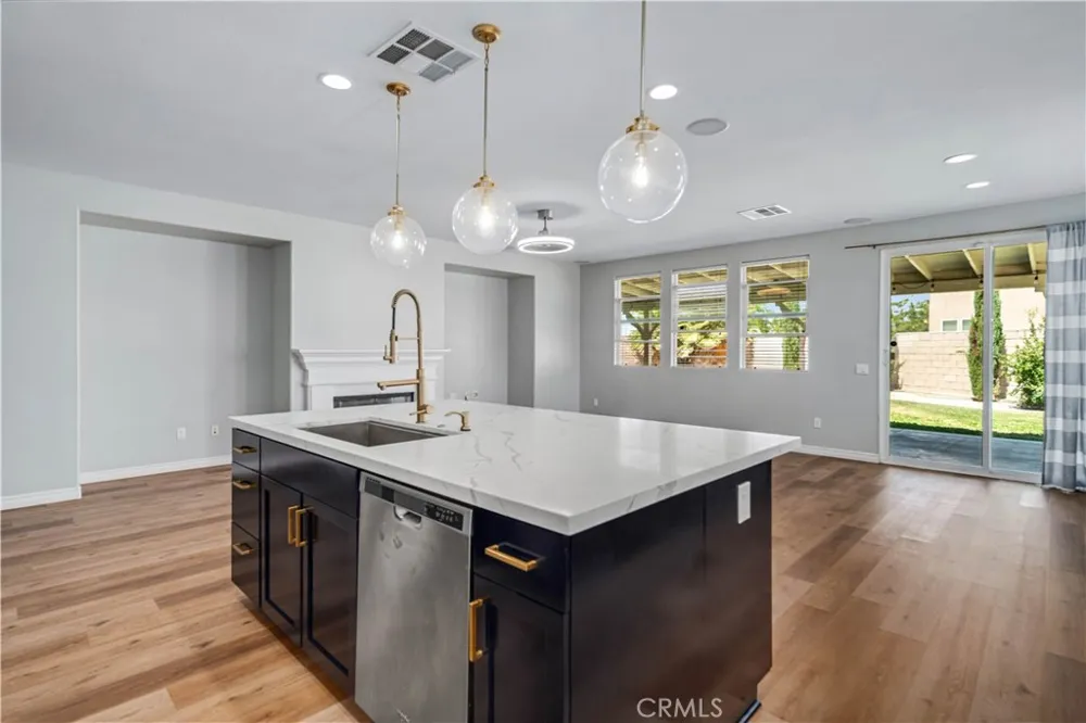 4821 W Avenue J5 Lancaster, CA 93536