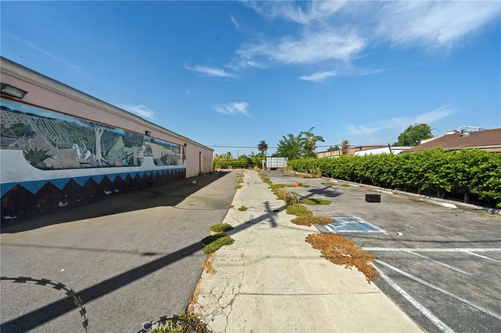 1709 Willowbrook Compton, CA 90222