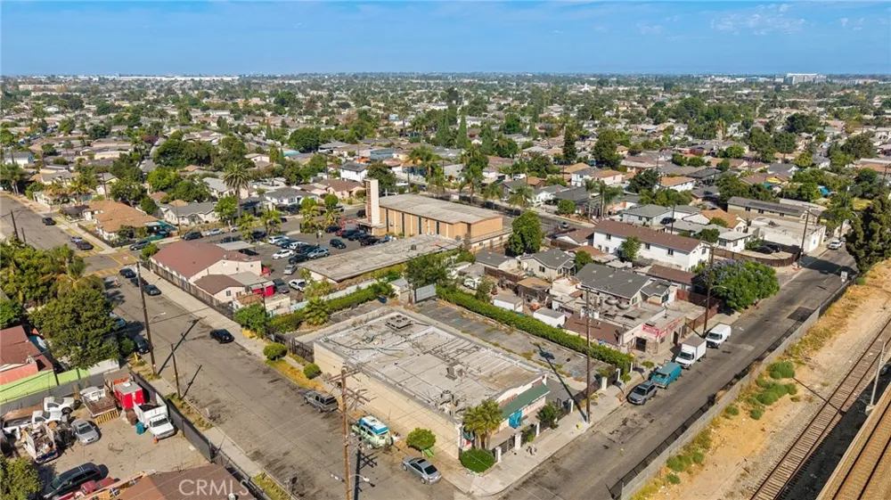 1709 Willowbrook Compton, CA 90222